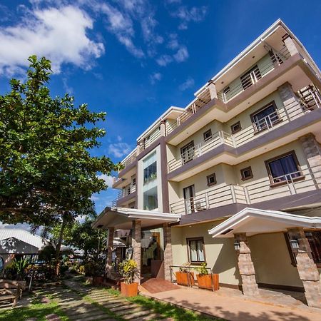 Rawis Resort Hotel And Restaurant Borongan Exterior foto