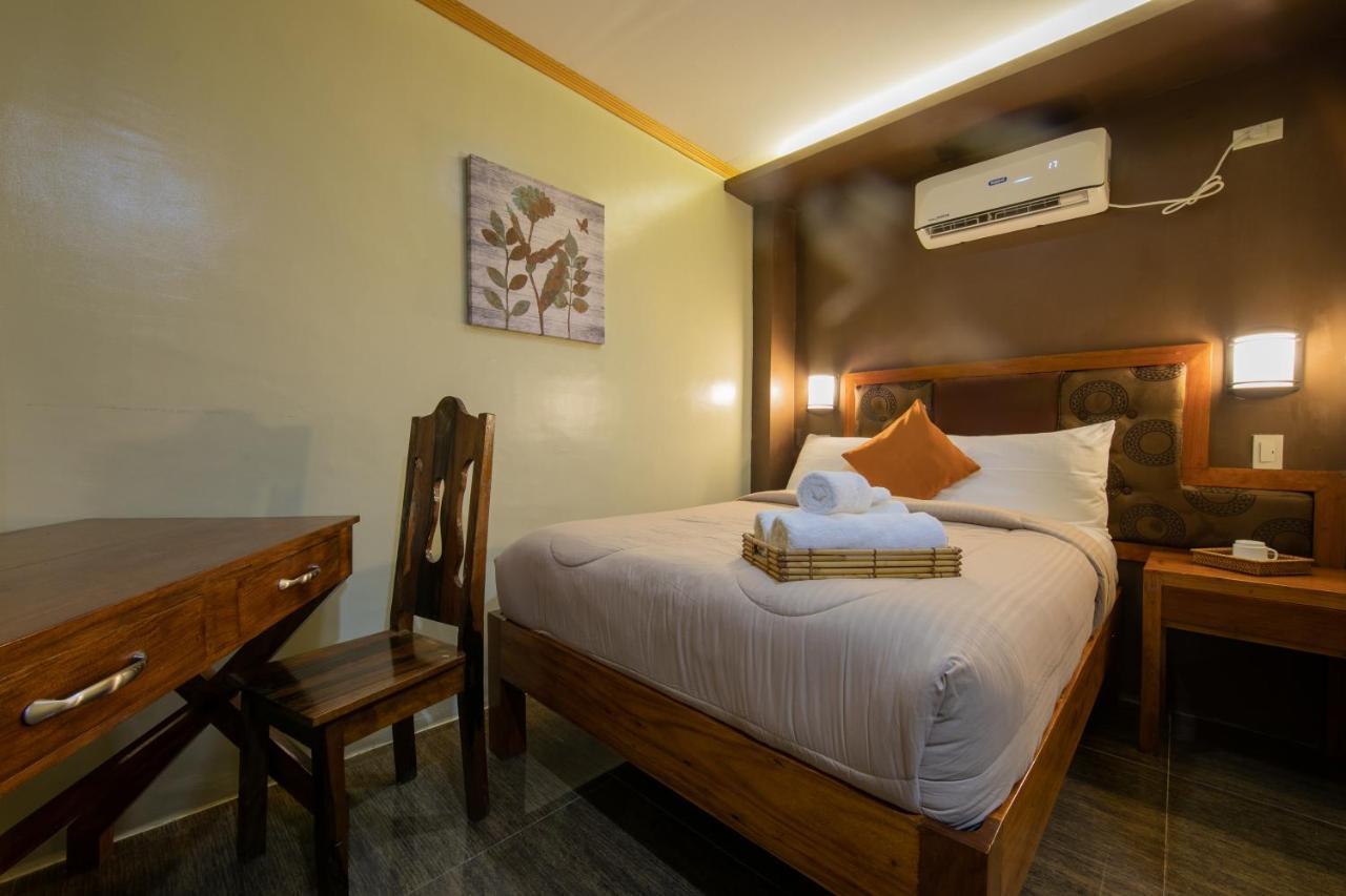 Rawis Resort Hotel And Restaurant Borongan Exterior foto
