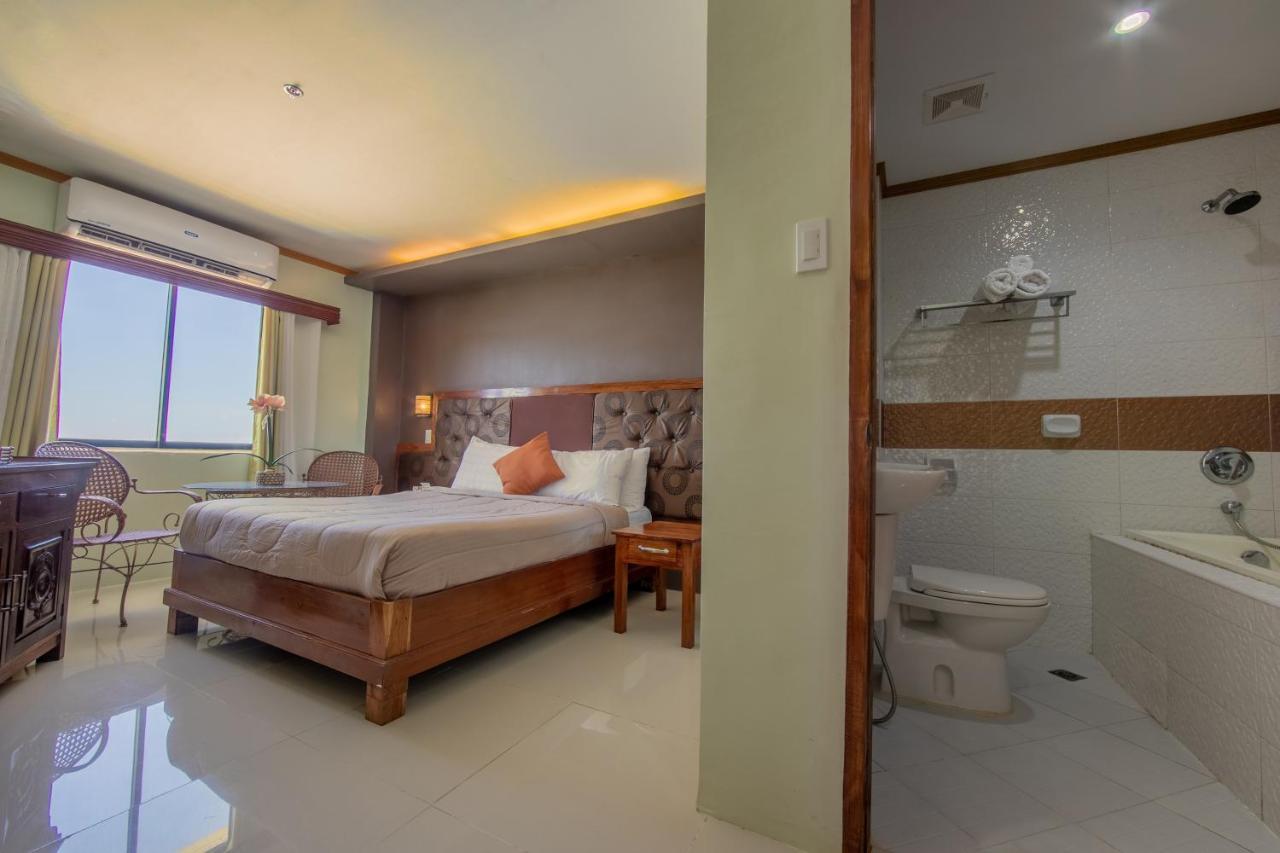 Rawis Resort Hotel And Restaurant Borongan Exterior foto
