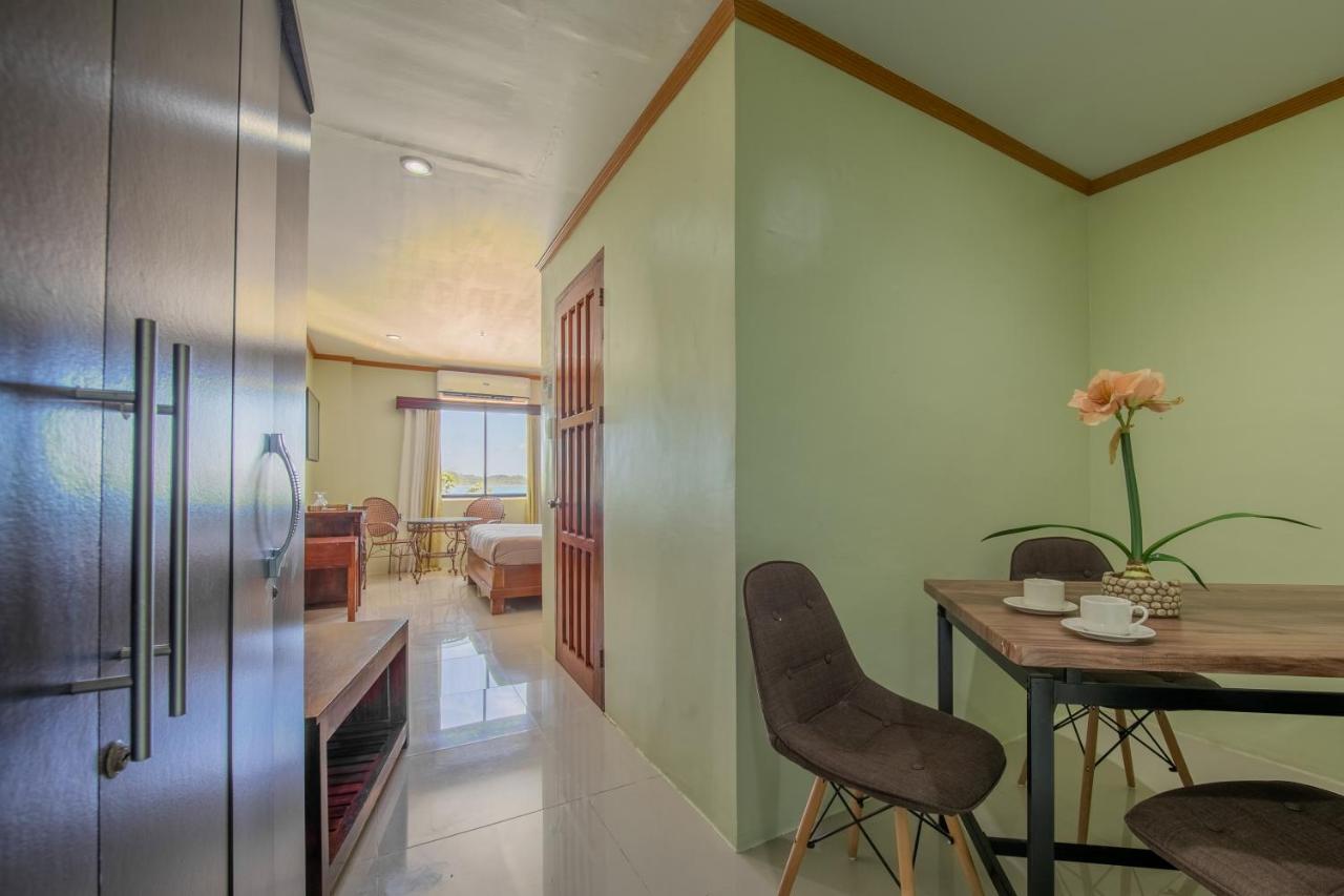 Rawis Resort Hotel And Restaurant Borongan Exterior foto